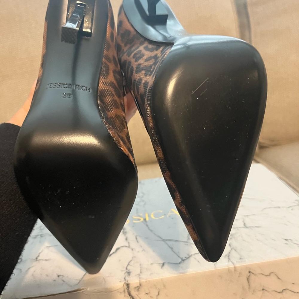 Jessica Rich Leopard Print Heels - Picture 4 of 4